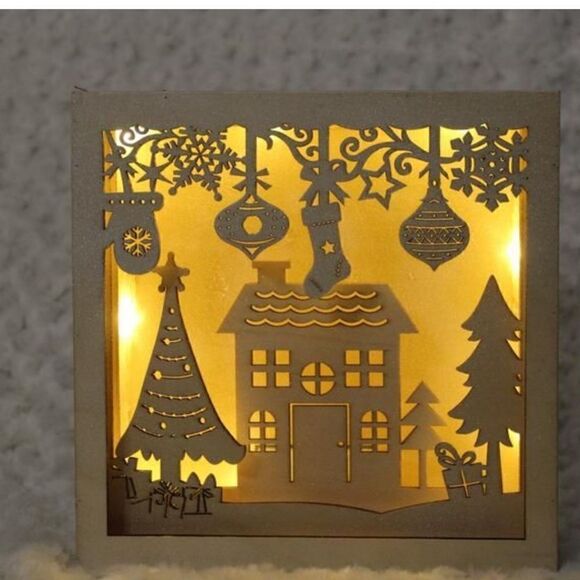 NWOT Christmas Lazer Cut House in Woods Christmas Scene Light Up Decor - Picture 9 of 9